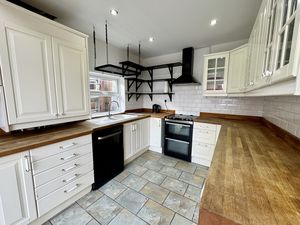 Kitchen- click for photo gallery